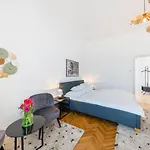 Smile Bahnzeile Apartment