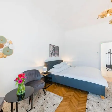 Smile Bahnzeile Apartman