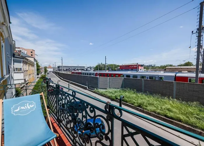 Smile Bahnzeile Apartmán